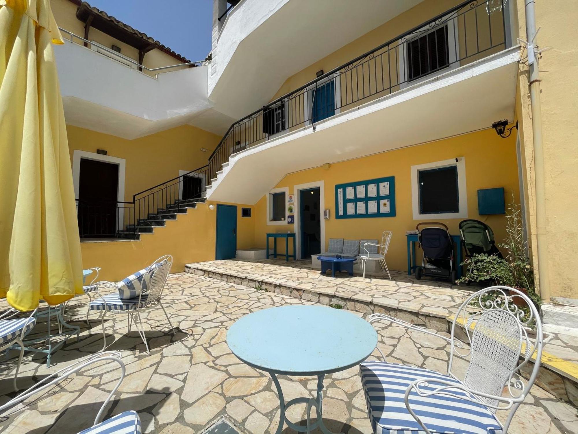 Sunflower Apartments & Studios カシオピ エクステリア 写真